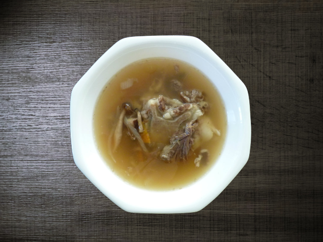 牛テールスープ